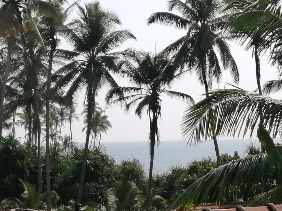 ホテル Coconut Reach ミリッサ エクステリア 写真